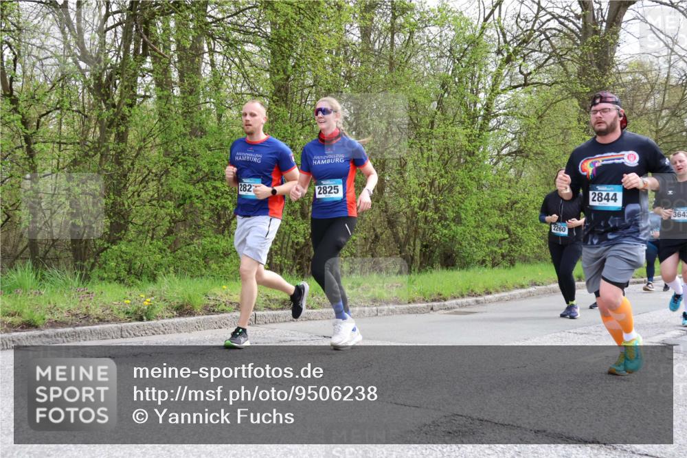 12.04.2026 - 45. Internationalen Wilhelmsburger Insellauf Yannick Fuchs http://msf.ph/oto/9506238 12.04.2026 13:00:00 Laufen 282, 2825, 2260, 2844, 3643 meine-sportfotos.de