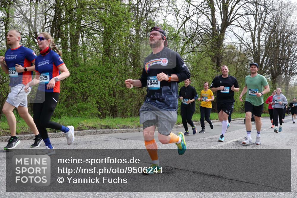12.04.2026 - 45. Internationalen Wilhelmsburger Insellauf Yannick Fuchs http://msf.ph/oto/9506241 12.04.2026 13:00:01 Laufen 2827, 2825, 2844, 2260, 5643, 3654, 2136, 3733 meine-sportfotos.de