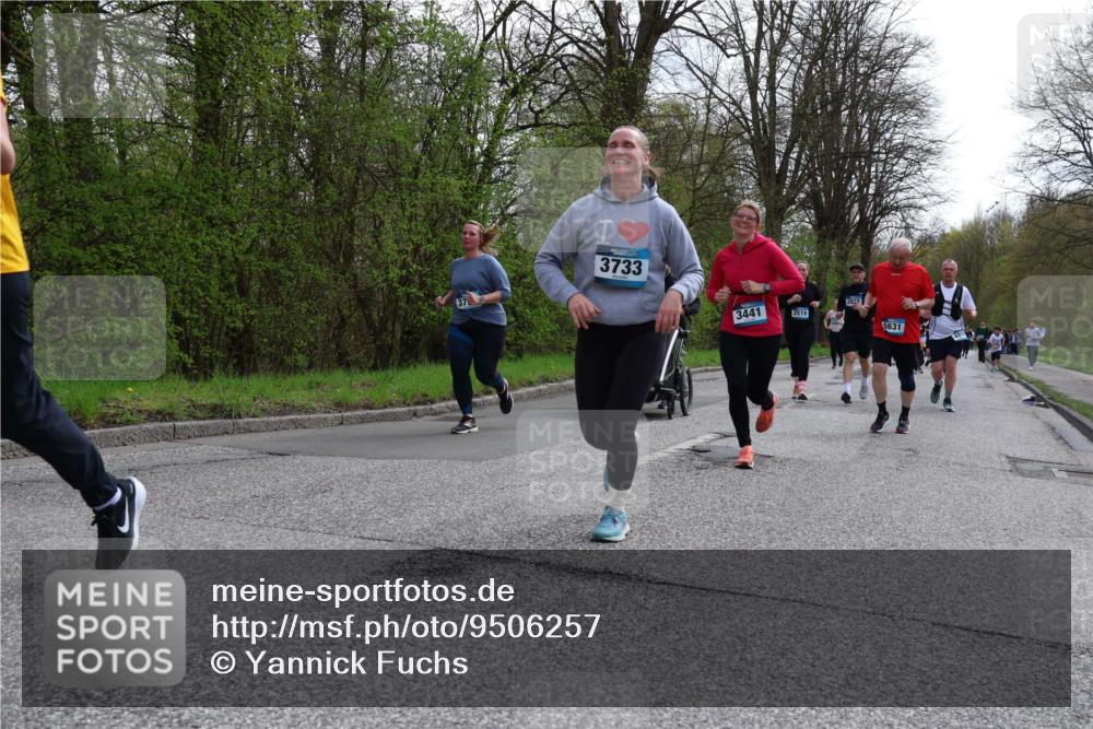 12.04.2026 - 45. Internationalen Wilhelmsburger Insellauf Yannick Fuchs http://msf.ph/oto/9506257 12.04.2026 13:00:04 Laufen 3733, 3441, 2519, 5631 meine-sportfotos.de