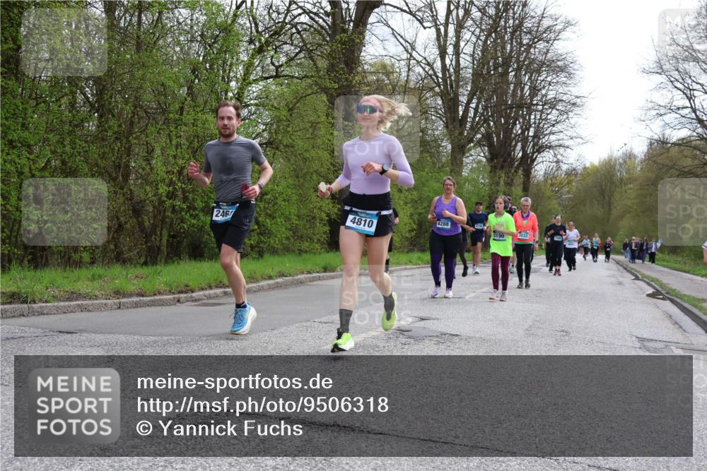 12.04.2026 - 45. Internationalen Wilhelmsburger Insellauf Yannick Fuchs http://msf.ph/oto/9506318 12.04.2026 13:00:16 Laufen 2461, 4810, 4288, 5190, 3033 meine-sportfotos.de