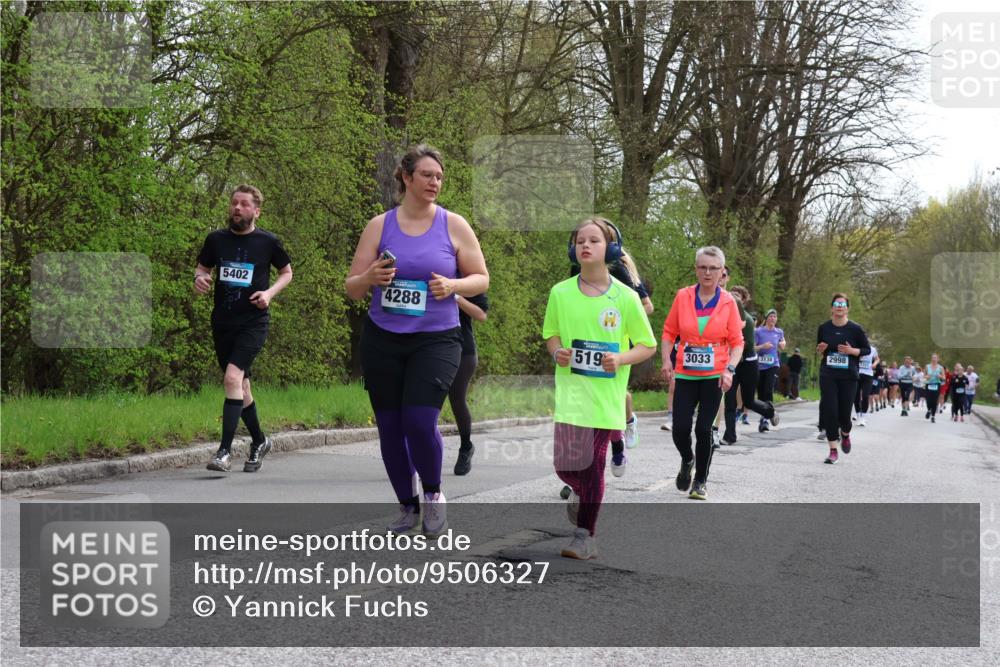 12.04.2026 - 45. Internationalen Wilhelmsburger Insellauf Yannick Fuchs http://msf.ph/oto/9506327 12.04.2026 13:00:18 Laufen 5402, 4288, 519, 3033, 3138, 2998 meine-sportfotos.de