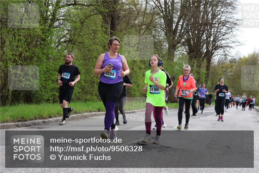 12.04.2026 - 45. Internationalen Wilhelmsburger Insellauf Yannick Fuchs http://msf.ph/oto/9506328 12.04.2026 13:00:18 Laufen 5402, 4288, 5190, 2998, 30 meine-sportfotos.de