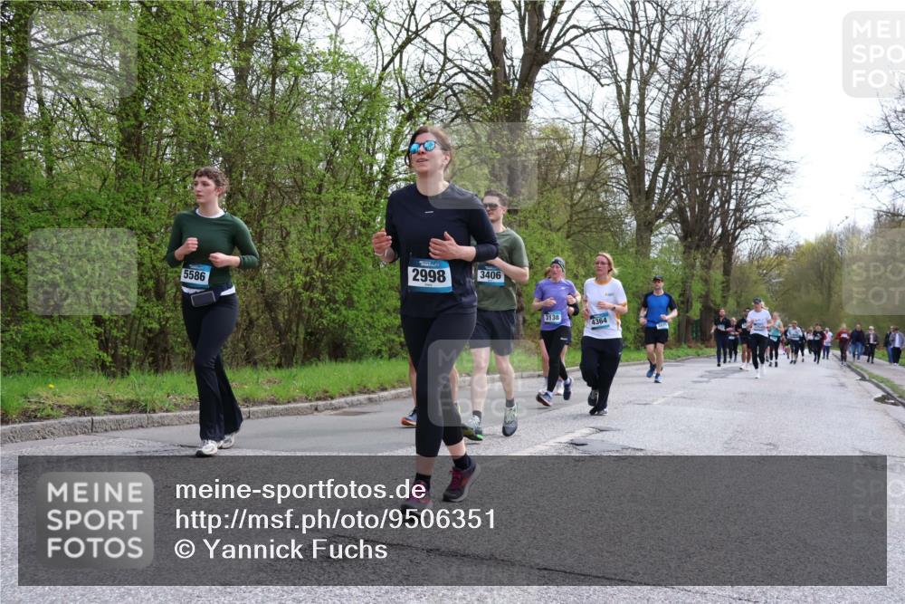 12.04.2026 - 45. Internationalen Wilhelmsburger Insellauf Yannick Fuchs http://msf.ph/oto/9506351 12.04.2026 13:00:23 Laufen 5586, 2998, 3406, 3138, 4364 meine-sportfotos.de