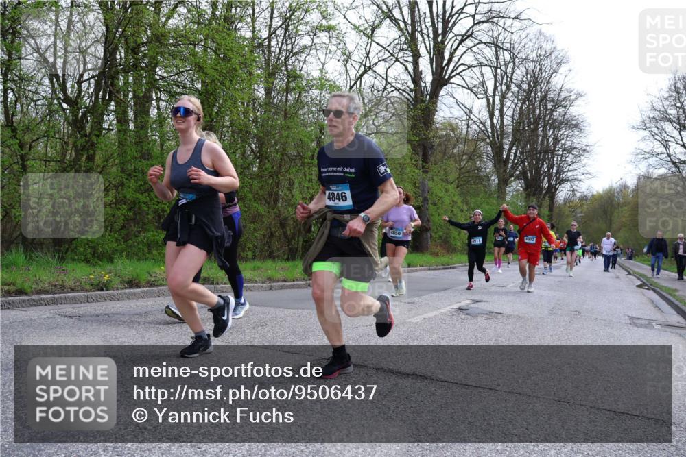 12.04.2026 - 45. Internationalen Wilhelmsburger Insellauf Yannick Fuchs http://msf.ph/oto/9506437 12.04.2026 13:00:40 Laufen 828, 4846, 4850, 4911, 4912 meine-sportfotos.de
