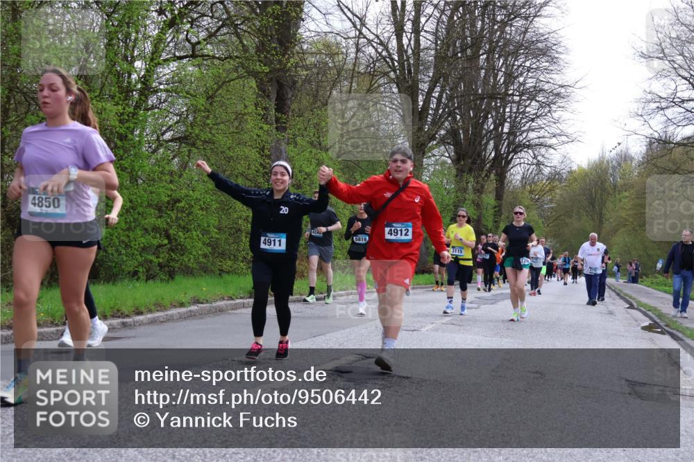 12.04.2026 - 45. Internationalen Wilhelmsburger Insellauf Yannick Fuchs http://msf.ph/oto/9506442 12.04.2026 13:00:41 Laufen 20, 4850, 4911, 424, 4912, 5819, 3115, 726 meine-sportfotos.de