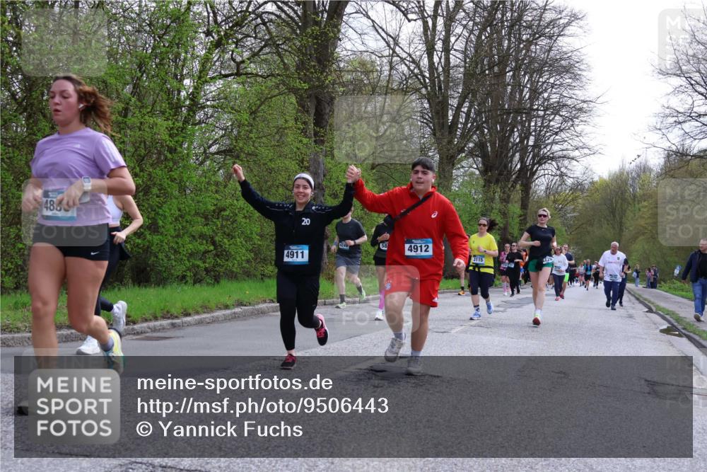 12.04.2026 - 45. Internationalen Wilhelmsburger Insellauf Yannick Fuchs http://msf.ph/oto/9506443 12.04.2026 13:00:41 Laufen 485, 4911, 20, 4249, 58, 4912, 3115 meine-sportfotos.de