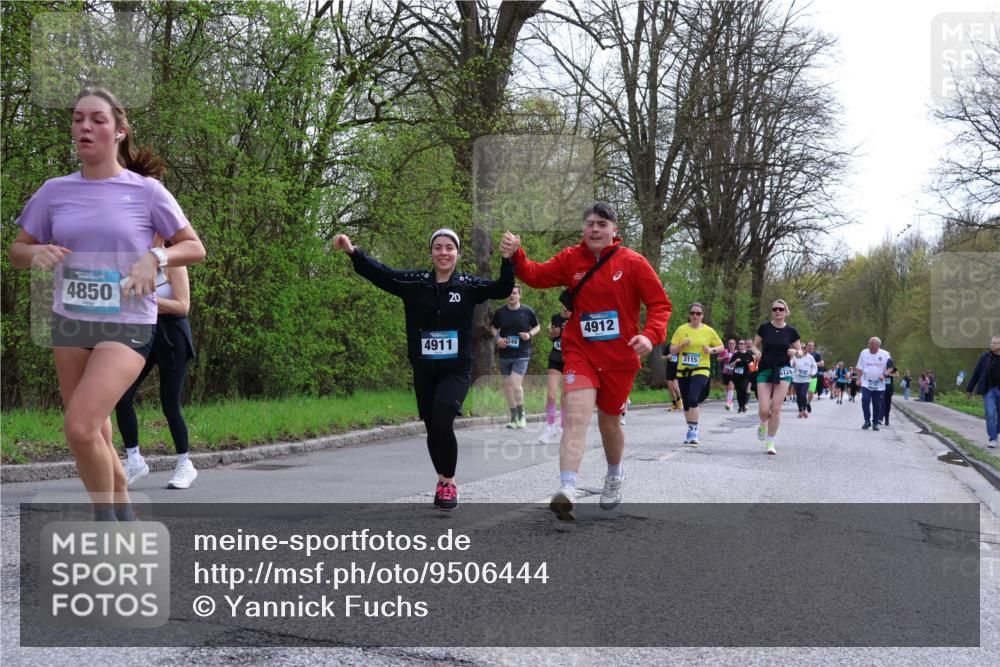 12.04.2026 - 45. Internationalen Wilhelmsburger Insellauf Yannick Fuchs http://msf.ph/oto/9506444 12.04.2026 13:00:41 Laufen 4850, 4911, 20, 4912, 3115, 126, 7 meine-sportfotos.de