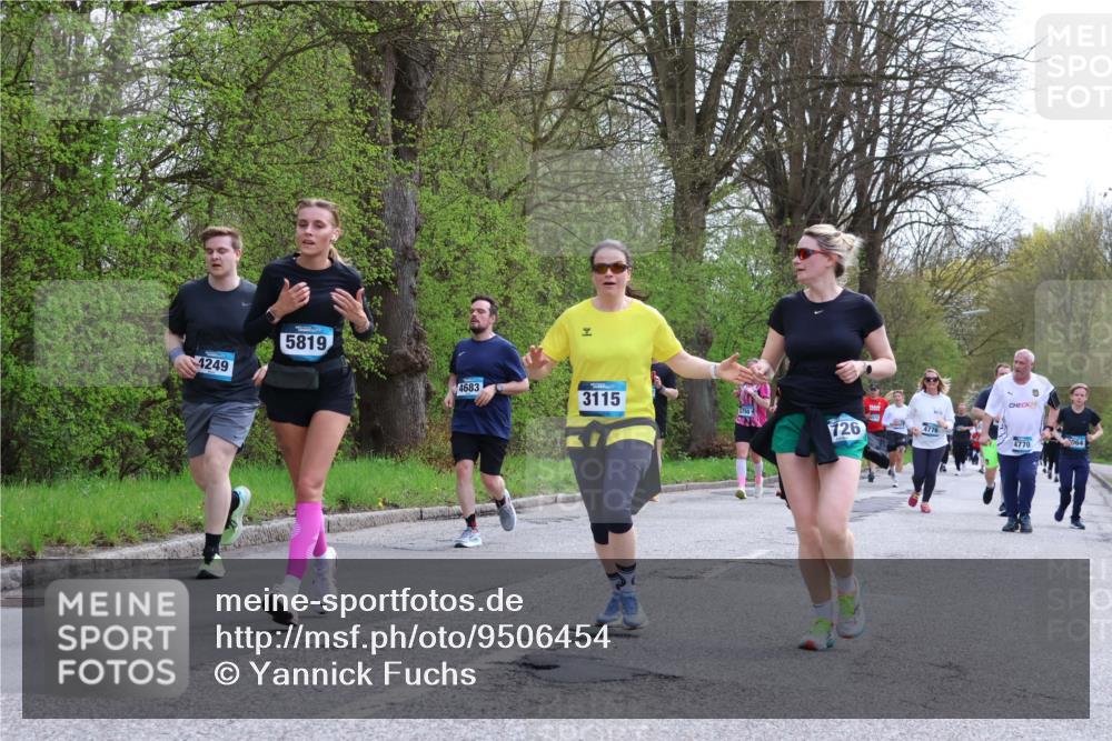12.04.2026 - 45. Internationalen Wilhelmsburger Insellauf Yannick Fuchs http://msf.ph/oto/9506454 12.04.2026 13:00:43 Laufen 4249, 5819, 4683, 3115, 726, 4776, 4770, 064 meine-sportfotos.de