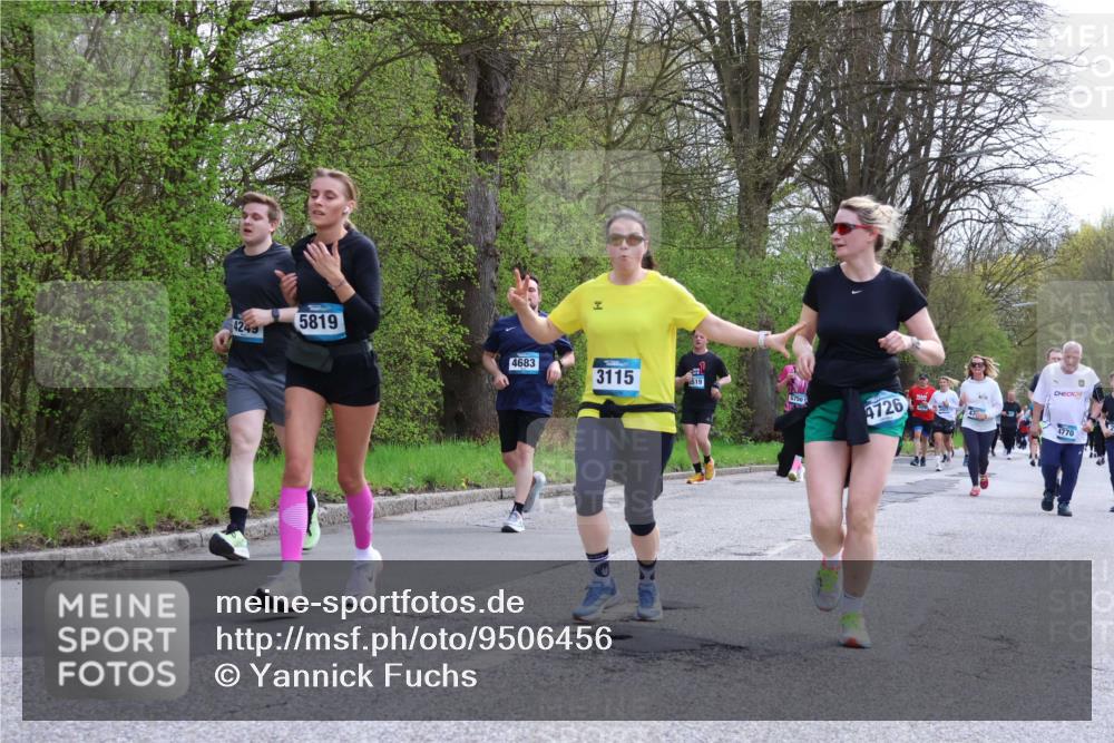 12.04.2026 - 45. Internationalen Wilhelmsburger Insellauf Yannick Fuchs http://msf.ph/oto/9506456 12.04.2026 13:00:43 Laufen 4249, 5819, 4683, 3115, 519, 5750, 4726, 24, 4770 meine-sportfotos.de