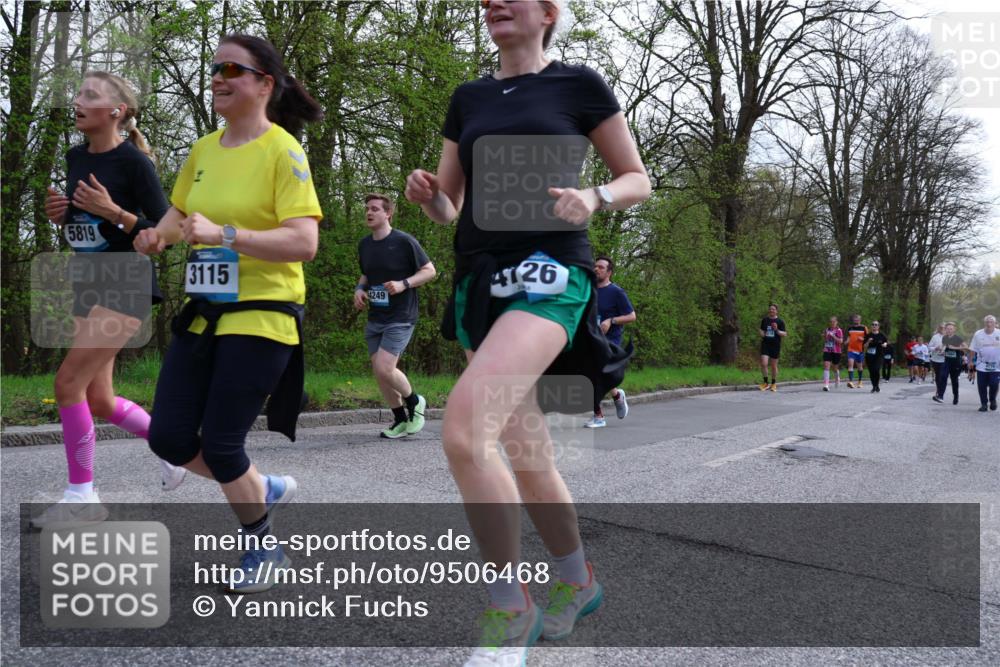 12.04.2026 - 45. Internationalen Wilhelmsburger Insellauf Yannick Fuchs http://msf.ph/oto/9506468 12.04.2026 13:00:45 Laufen 5819, 3115, 4249, 4126 meine-sportfotos.de