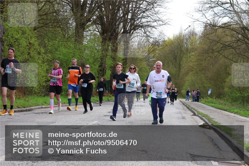 12.04.2026 - 45. Internationalen Wilhelmsburger Insellauf Yannick Fuchs http://msf.ph/oto/9506470 12.04.2026 13:00:46 Laufen 3519, 5750, 280, 3261, 2064, 4776, 24, 4770 meine-sportfotos.de