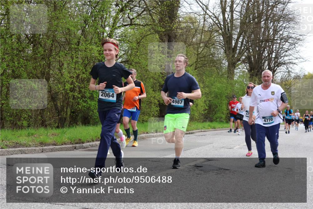 12.04.2026 - 45. Internationalen Wilhelmsburger Insellauf Yannick Fuchs http://msf.ph/oto/9506488 12.04.2026 13:00:50 Laufen 2064, 60, 24, 4987, 497, 47, 4770 meine-sportfotos.de