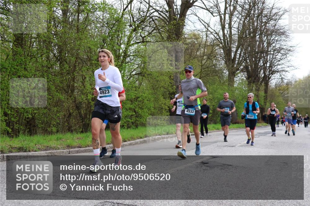12.04.2026 - 45. Internationalen Wilhelmsburger Insellauf Yannick Fuchs http://msf.ph/oto/9506520 12.04.2026 13:00:55 Laufen 4923, 3348, 4532, 545, 4671, 559, 3407, 2080 meine-sportfotos.de