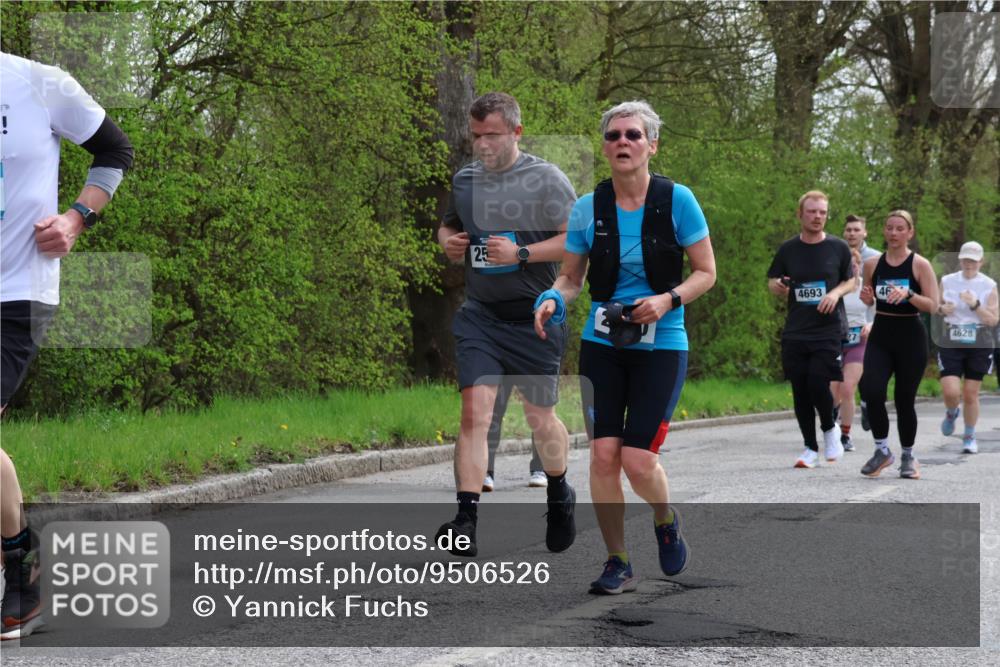 12.04.2026 - 45. Internationalen Wilhelmsburger Insellauf Yannick Fuchs http://msf.ph/oto/9506526 12.04.2026 13:00:57 Laufen 25, 4693, 46, 27, 4628 meine-sportfotos.de