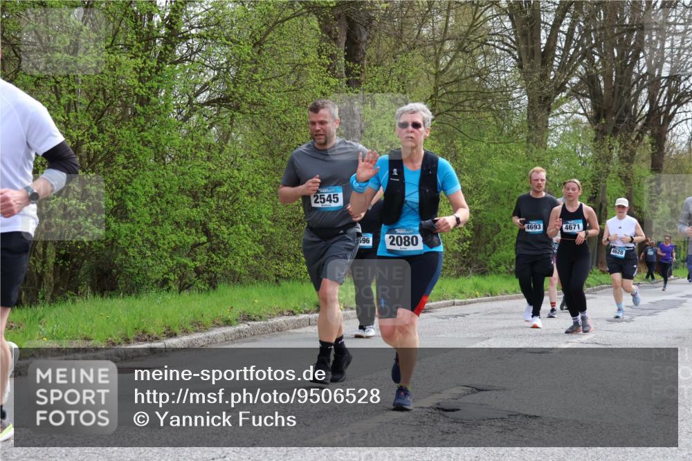 12.04.2026 - 45. Internationalen Wilhelmsburger Insellauf Yannick Fuchs http://msf.ph/oto/9506528 12.04.2026 13:00:57 Laufen 2545, 696, 2080, 4693, 4671, 4628 meine-sportfotos.de