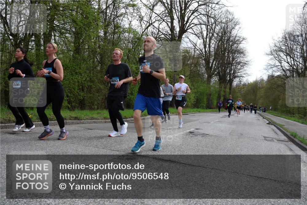 12.04.2026 - 45. Internationalen Wilhelmsburger Insellauf Yannick Fuchs http://msf.ph/oto/9506548 12.04.2026 13:01:01 Laufen 5596, 4693, 4628 meine-sportfotos.de