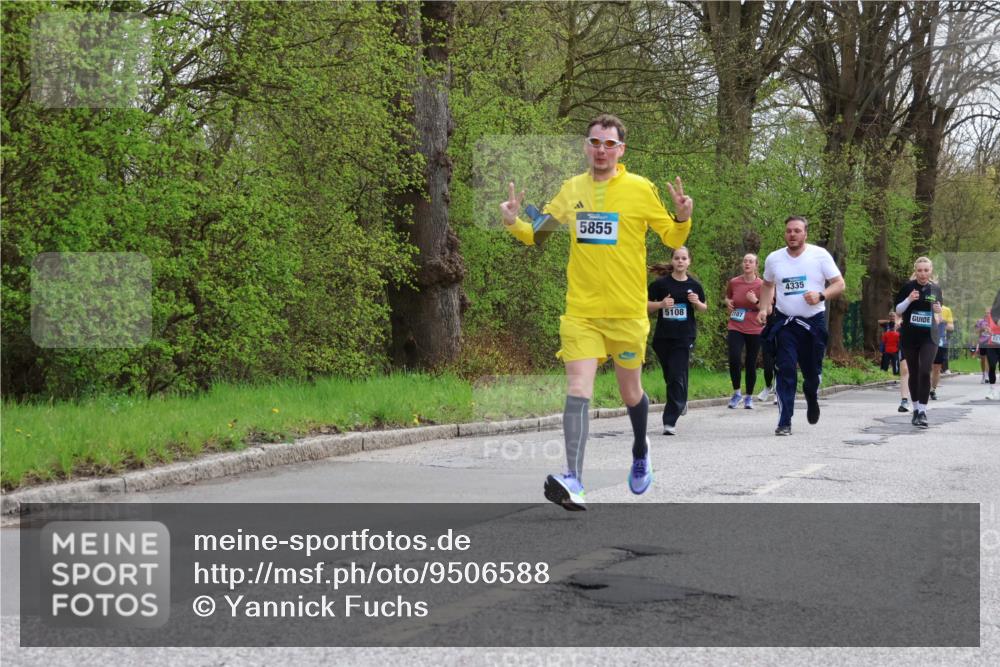 12.04.2026 - 45. Internationalen Wilhelmsburger Insellauf Yannick Fuchs http://msf.ph/oto/9506588 12.04.2026 13:01:12 Laufen 5855, 5108, 2107, 4335 meine-sportfotos.de
