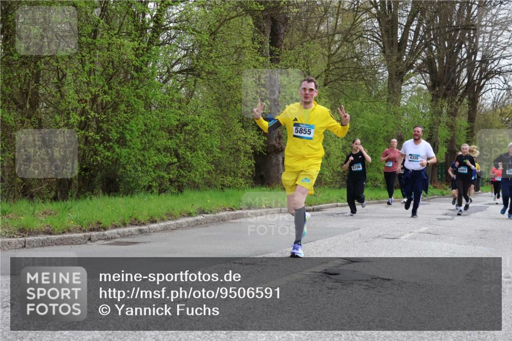 12.04.2026 - 45. Internationalen Wilhelmsburger Insellauf Yannick Fuchs http://msf.ph/oto/9506591 12.04.2026 13:01:12 Laufen 5855, 5108, 2107, 4335 meine-sportfotos.de