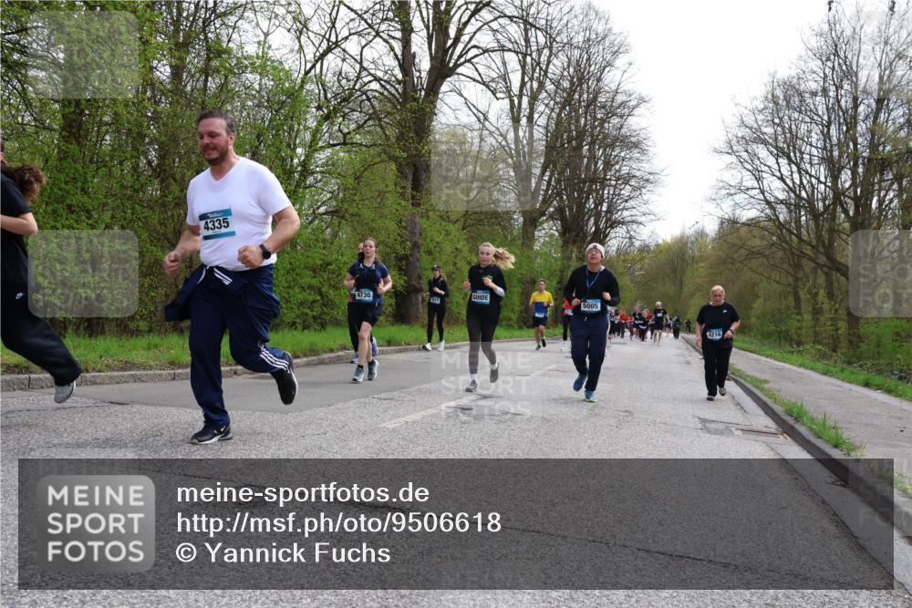 12.04.2026 - 45. Internationalen Wilhelmsburger Insellauf Yannick Fuchs http://msf.ph/oto/9506618 12.04.2026 13:01:17 Laufen 4335, 4730, 5005, 4216 meine-sportfotos.de