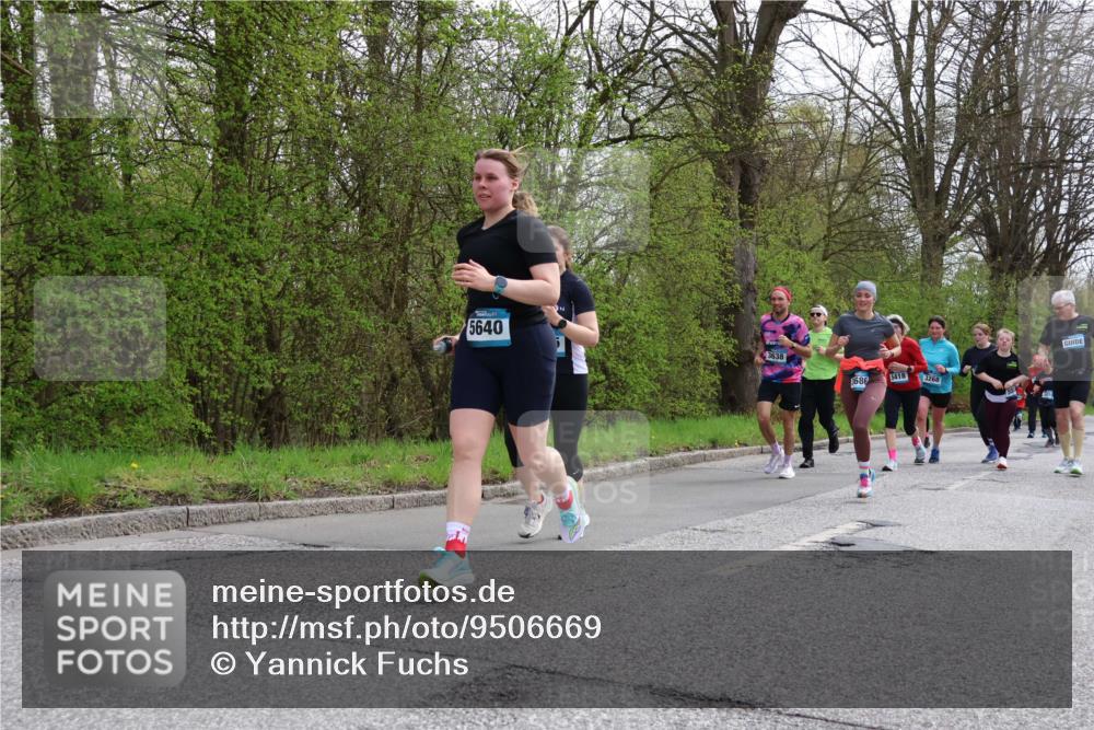 12.04.2026 - 45. Internationalen Wilhelmsburger Insellauf Yannick Fuchs http://msf.ph/oto/9506669 12.04.2026 13:01:29 Laufen 5640, 3638, 5418, 686, 3268 meine-sportfotos.de