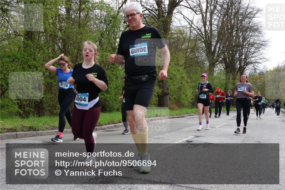 12.04.2026 - 45. Internationalen Wilhelmsburger Insellauf Yannick Fuchs http://msf.ph/oto/9506694 12.04.2026 13:01:34 Laufen 4178, 5004, 5637, 4919 meine-sportfotos.de
