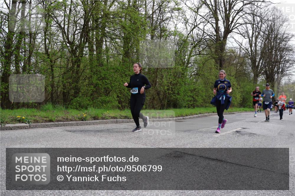 12.04.2026 - 45. Internationalen Wilhelmsburger Insellauf Yannick Fuchs http://msf.ph/oto/9506799 12.04.2026 13:01:58 Laufen 3942, 0, 2637, 2026 meine-sportfotos.de