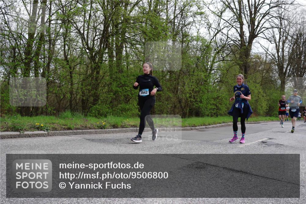 12.04.2026 - 45. Internationalen Wilhelmsburger Insellauf Yannick Fuchs http://msf.ph/oto/9506800 12.04.2026 13:01:58 Laufen 3942, 2637, 2026 meine-sportfotos.de