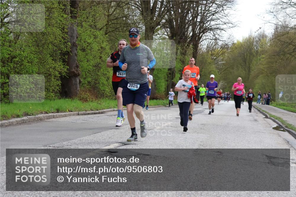 12.04.2026 - 45. Internationalen Wilhelmsburger Insellauf Yannick Fuchs http://msf.ph/oto/9506803 12.04.2026 13:01:59 Laufen 2637, 2026, 99, 462, 3469, 4558 meine-sportfotos.de