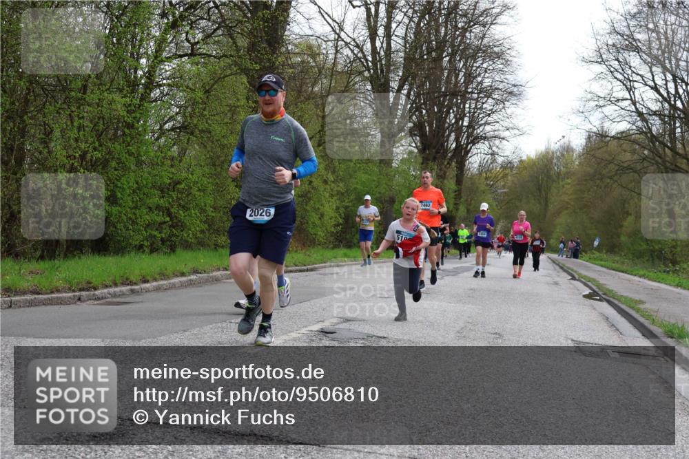 12.04.2026 - 45. Internationalen Wilhelmsburger Insellauf Yannick Fuchs http://msf.ph/oto/9506810 12.04.2026 13:02:00 Laufen 2026, 10, 2462, 3469, 4554 meine-sportfotos.de