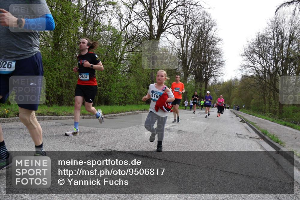 12.04.2026 - 45. Internationalen Wilhelmsburger Insellauf Yannick Fuchs http://msf.ph/oto/9506817 12.04.2026 13:02:02 Laufen 026, 2637, 5199, 2462 meine-sportfotos.de