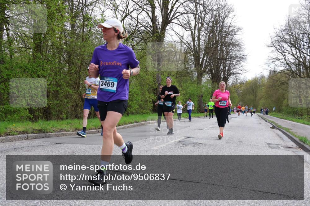12.04.2026 - 45. Internationalen Wilhelmsburger Insellauf Yannick Fuchs http://msf.ph/oto/9506837 12.04.2026 13:02:06 Laufen 5532, 3469, 4558, 3443, 2060 meine-sportfotos.de