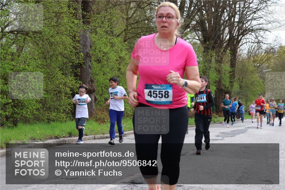 12.04.2026 - 45. Internationalen Wilhelmsburger Insellauf Yannick Fuchs http://msf.ph/oto/9506842 12.04.2026 13:02:08 Laufen 5195, 5584, 4558, 5161, 2470 meine-sportfotos.de