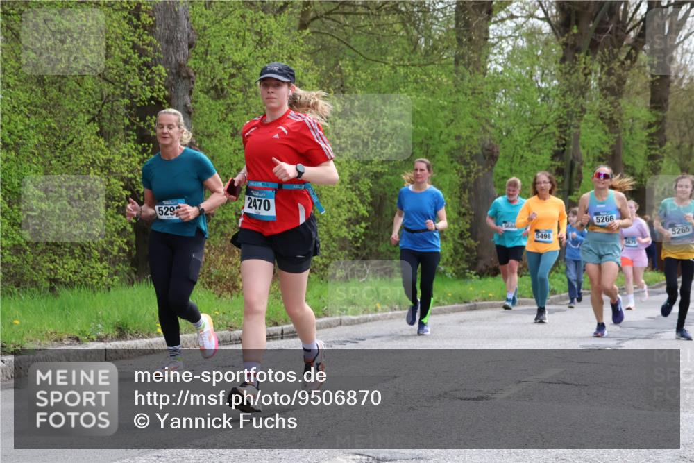 12.04.2026 - 45. Internationalen Wilhelmsburger Insellauf Yannick Fuchs http://msf.ph/oto/9506870 12.04.2026 13:02:15 Laufen 5293, 2470, 5266, 5686, 5265, 5498 meine-sportfotos.de