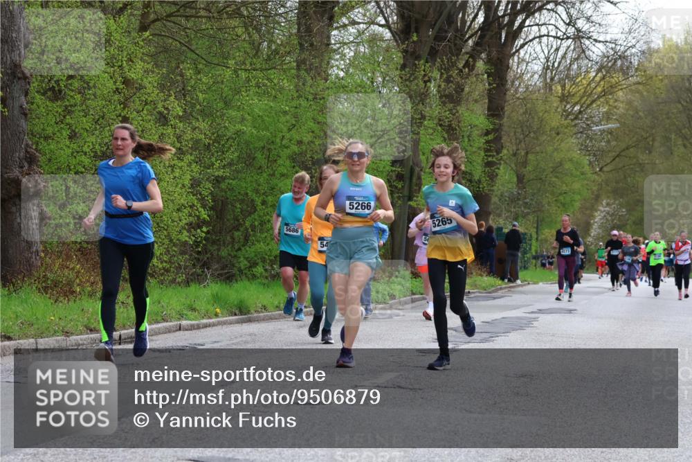 12.04.2026 - 45. Internationalen Wilhelmsburger Insellauf Yannick Fuchs http://msf.ph/oto/9506879 12.04.2026 13:02:17 Laufen 5686, 54, 5266, 5, 5265, 4573 meine-sportfotos.de