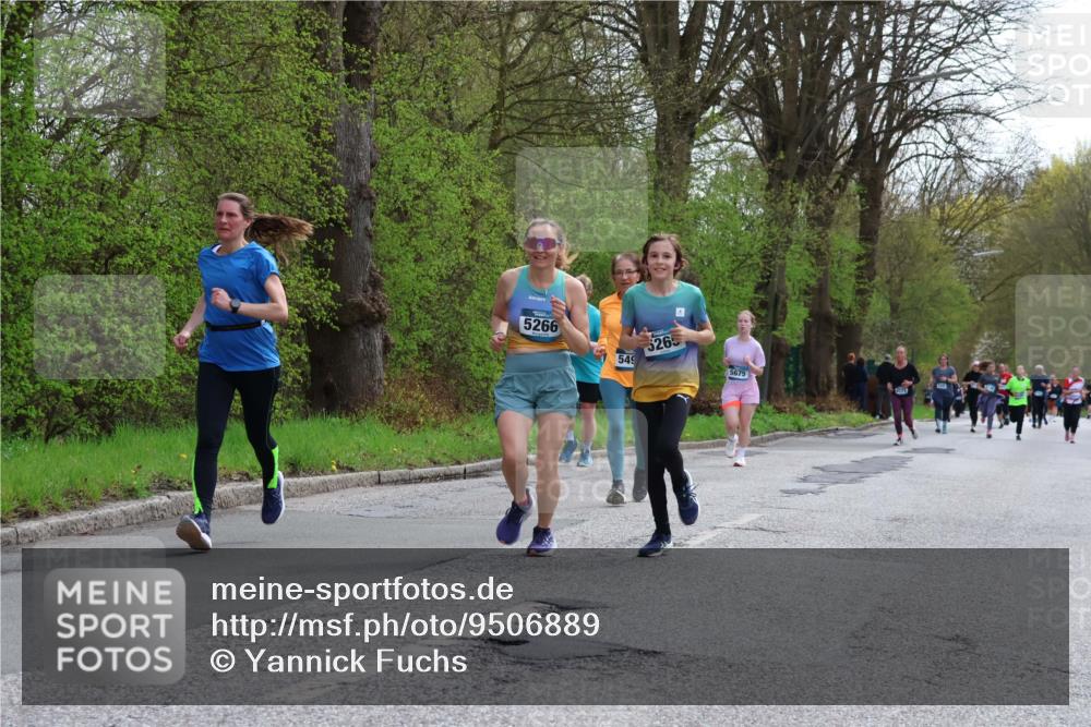12.04.2026 - 45. Internationalen Wilhelmsburger Insellauf Yannick Fuchs http://msf.ph/oto/9506889 12.04.2026 13:02:19 Laufen 5266, 549, 5265, 5675 meine-sportfotos.de