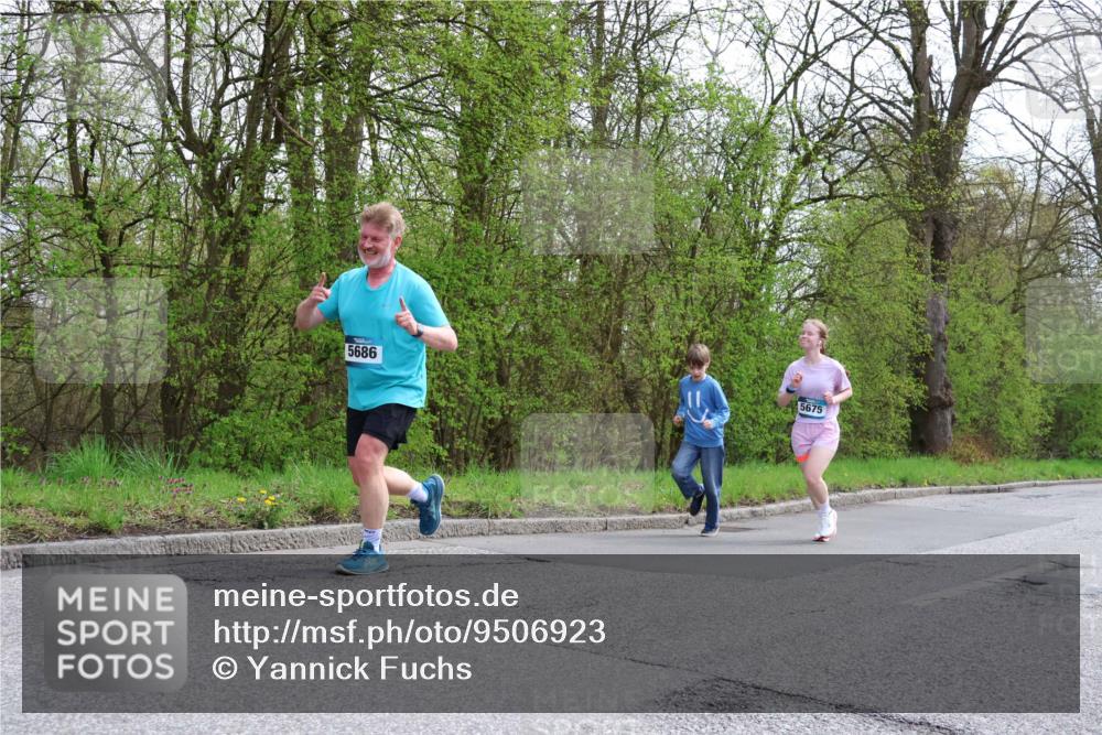 12.04.2026 - 45. Internationalen Wilhelmsburger Insellauf Yannick Fuchs http://msf.ph/oto/9506923 12.04.2026 13:02:25 Laufen 5686, 5675 meine-sportfotos.de
