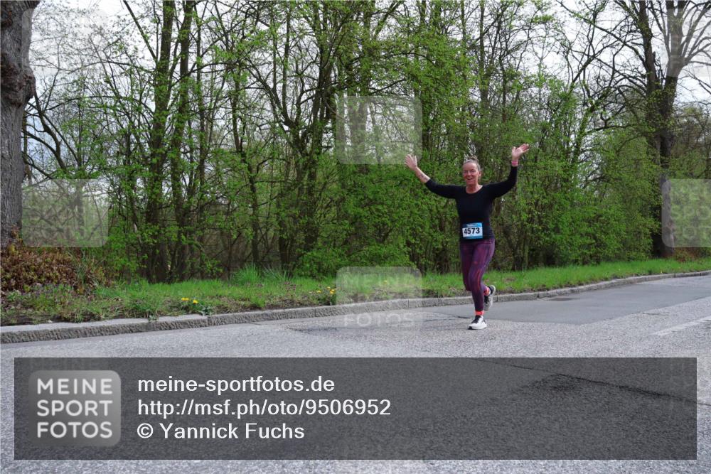 12.04.2026 - 45. Internationalen Wilhelmsburger Insellauf Yannick Fuchs http://msf.ph/oto/9506952 12.04.2026 13:02:31 Laufen 4573 meine-sportfotos.de