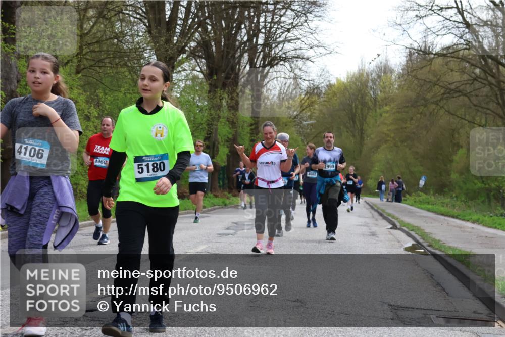 12.04.2026 - 45. Internationalen Wilhelmsburger Insellauf Yannick Fuchs http://msf.ph/oto/9506962 12.04.2026 13:02:37 Laufen 4106, 4960, 5180, 4662, 2999 meine-sportfotos.de