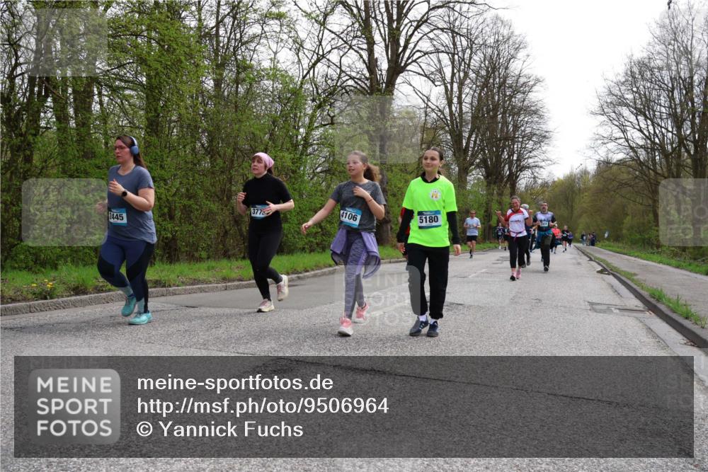 12.04.2026 - 45. Internationalen Wilhelmsburger Insellauf Yannick Fuchs http://msf.ph/oto/9506964 12.04.2026 13:02:38 Laufen 377, 2445, 4106, 5180 meine-sportfotos.de