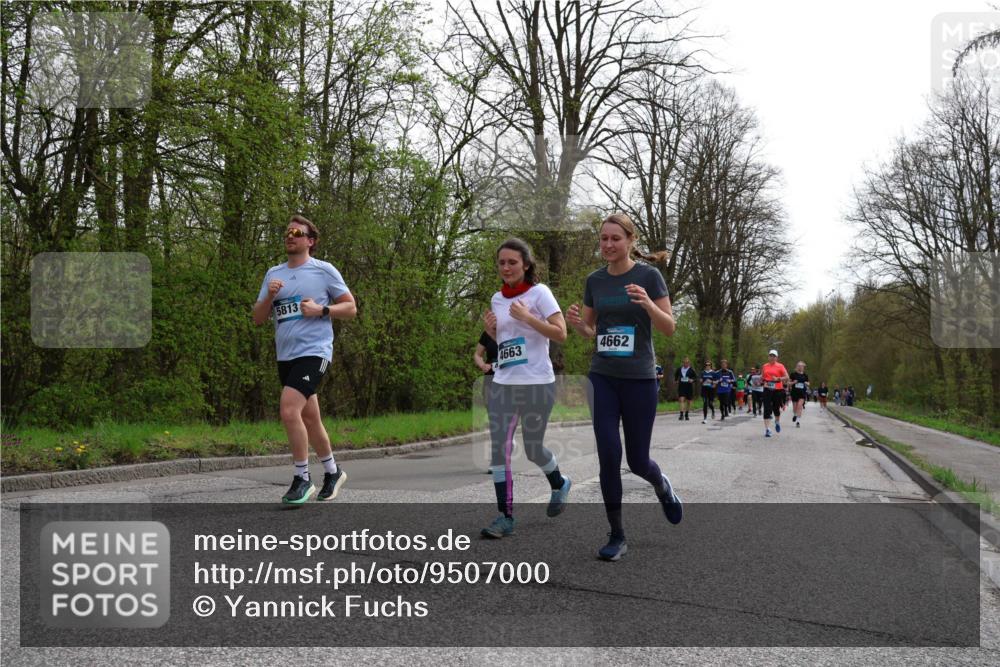 12.04.2026 - 45. Internationalen Wilhelmsburger Insellauf Yannick Fuchs http://msf.ph/oto/9507000 12.04.2026 13:02:44 Laufen 5813, 4663, 4662 meine-sportfotos.de
