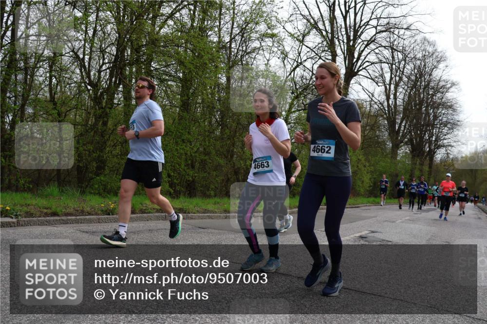 12.04.2026 - 45. Internationalen Wilhelmsburger Insellauf Yannick Fuchs http://msf.ph/oto/9507003 12.04.2026 13:02:45 Laufen 4663, 4662 meine-sportfotos.de