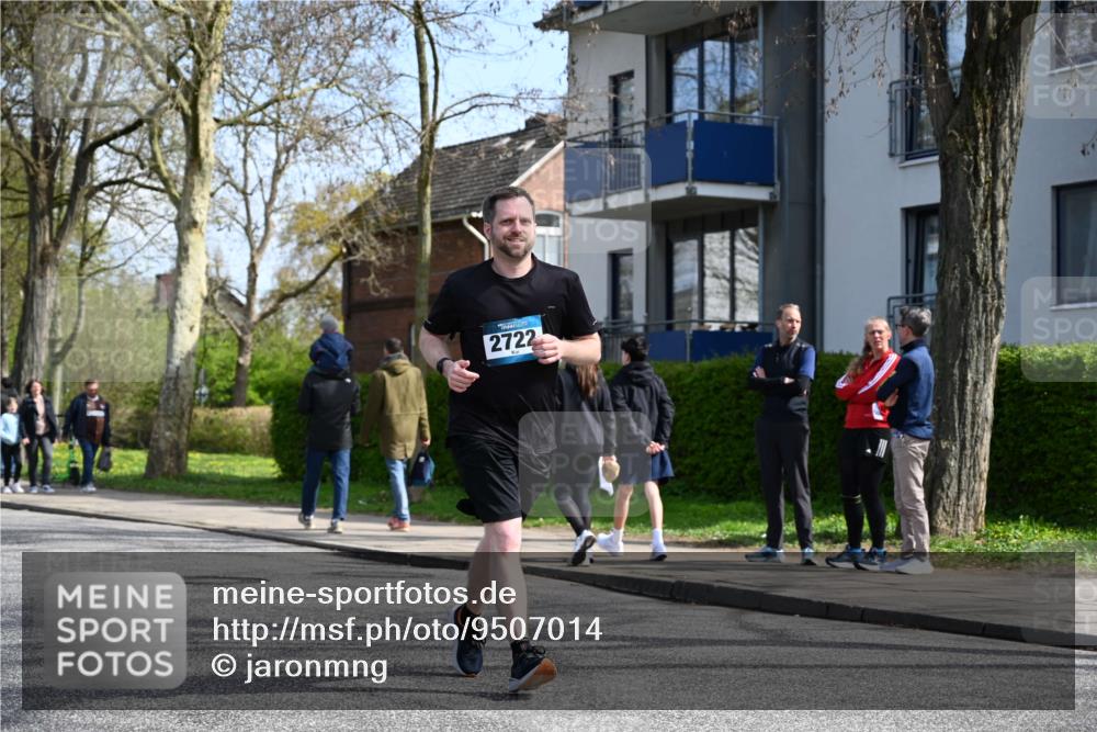 12.04.2026 - 45. Internationalen Wilhelmsburger Insellauf J. Mangold http://msf.ph/oto/9507014 12.04.2026 11:42:10 Ziel 2722, 5432 meine-sportfotos.de