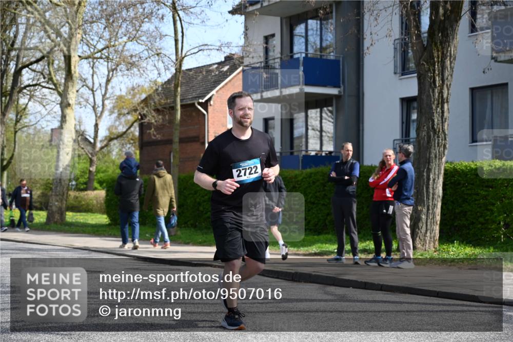 12.04.2026 - 45. Internationalen Wilhelmsburger Insellauf J. Mangold http://msf.ph/oto/9507016 12.04.2026 11:42:10 Ziel 2722, 5432 meine-sportfotos.de