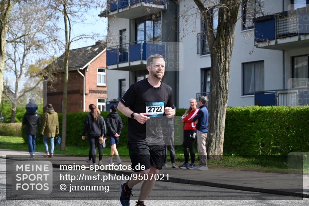 12.04.2026 - 45. Internationalen Wilhelmsburger Insellauf J. Mangold http://msf.ph/oto/9507021 12.04.2026 11:42:10 Ziel 2722, 5432 meine-sportfotos.de