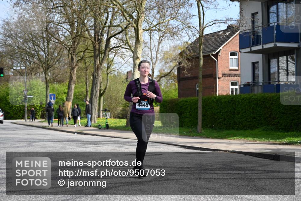 12.04.2026 - 45. Internationalen Wilhelmsburger Insellauf J. Mangold http://msf.ph/oto/9507053 12.04.2026 11:42:32 Ziel 2722, 5432 meine-sportfotos.de