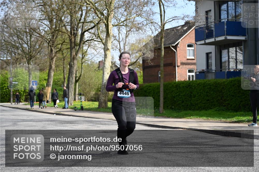 12.04.2026 - 45. Internationalen Wilhelmsburger Insellauf J. Mangold http://msf.ph/oto/9507056 12.04.2026 11:42:32 Ziel 2722, 5432 meine-sportfotos.de