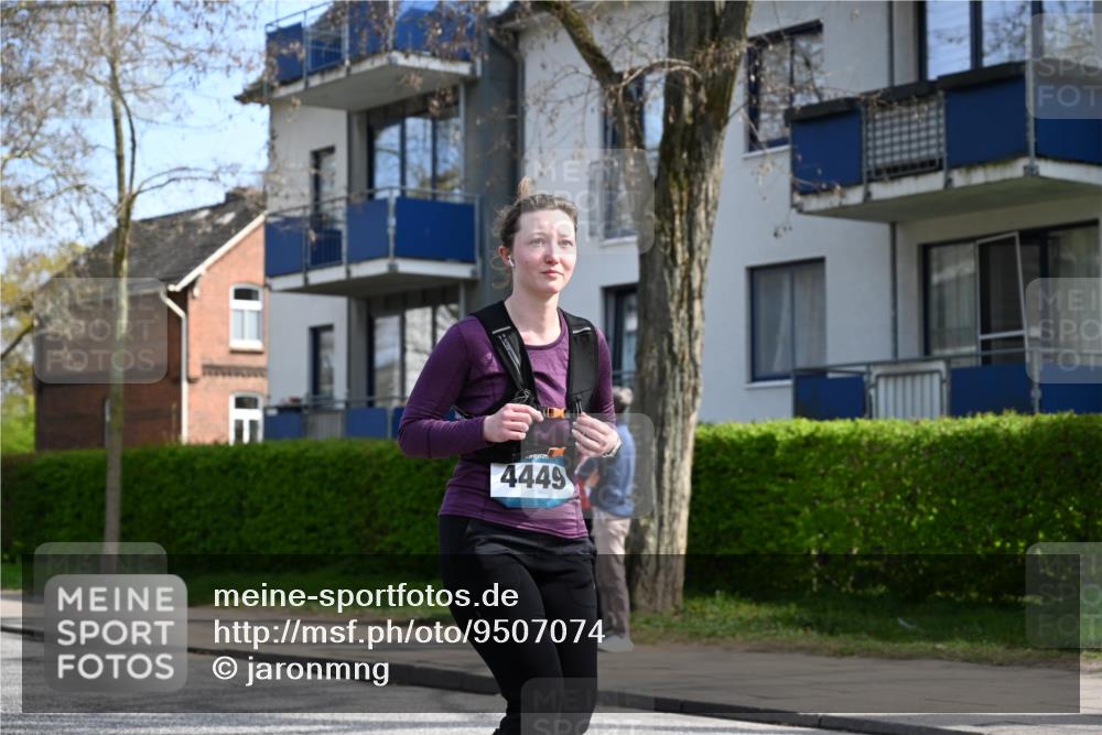 12.04.2026 - 45. Internationalen Wilhelmsburger Insellauf J. Mangold http://msf.ph/oto/9507074 12.04.2026 11:42:34 Ziel 2722, 5432 meine-sportfotos.de