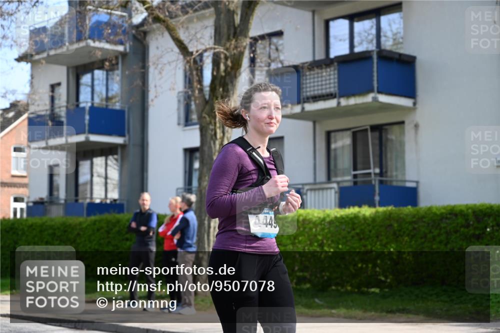 12.04.2026 - 45. Internationalen Wilhelmsburger Insellauf J. Mangold http://msf.ph/oto/9507078 12.04.2026 11:42:34 Ziel 2722, 5432 meine-sportfotos.de