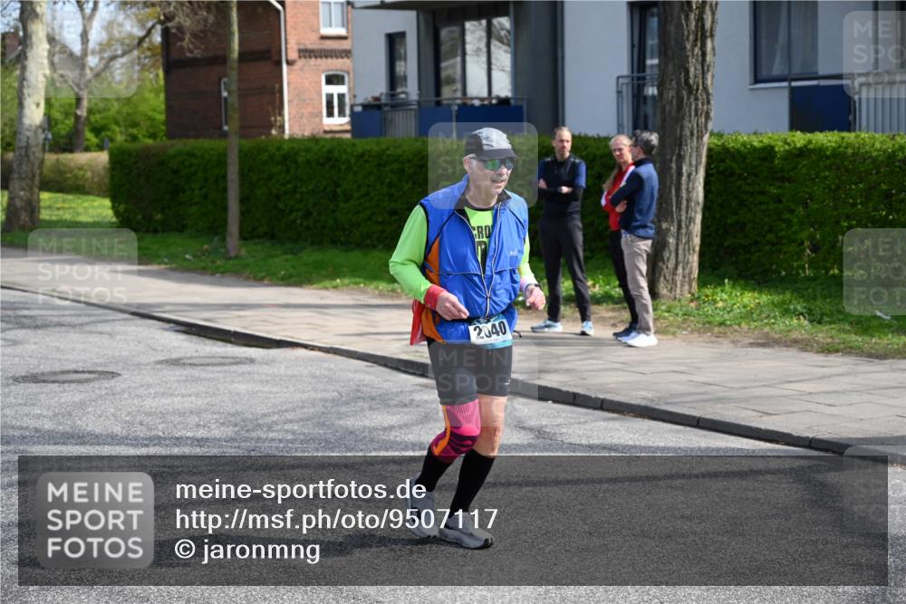 12.04.2026 - 45. Internationalen Wilhelmsburger Insellauf J. Mangold http://msf.ph/oto/9507117 12.04.2026 11:43:56 Ziel 2040, 2663 meine-sportfotos.de