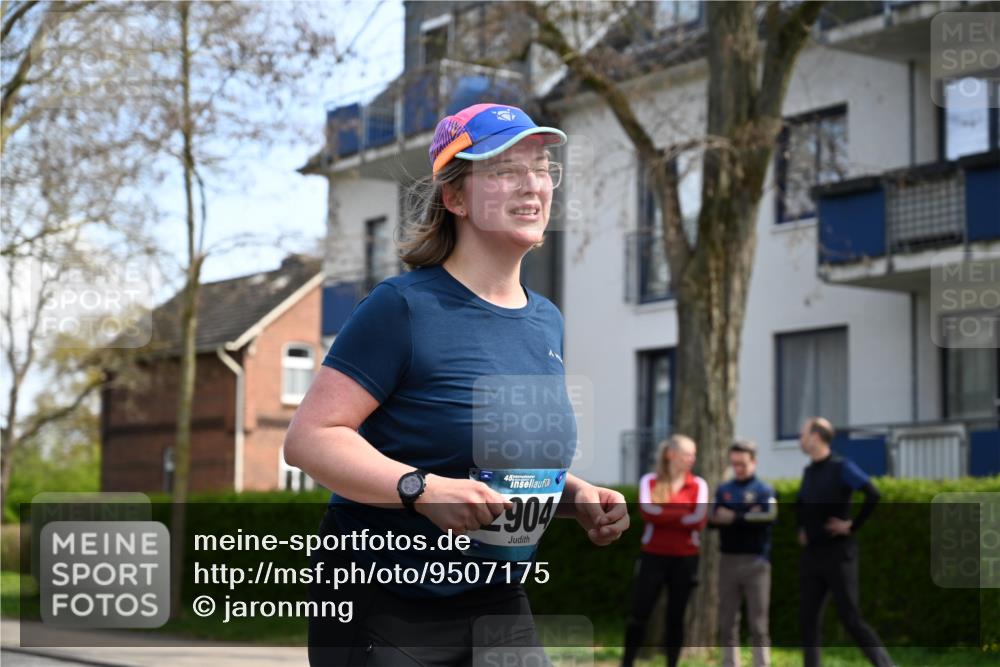 12.04.2026 - 45. Internationalen Wilhelmsburger Insellauf J. Mangold http://msf.ph/oto/9507175 12.04.2026 11:46:11 Ziel 2904, 4685, 4688 meine-sportfotos.de